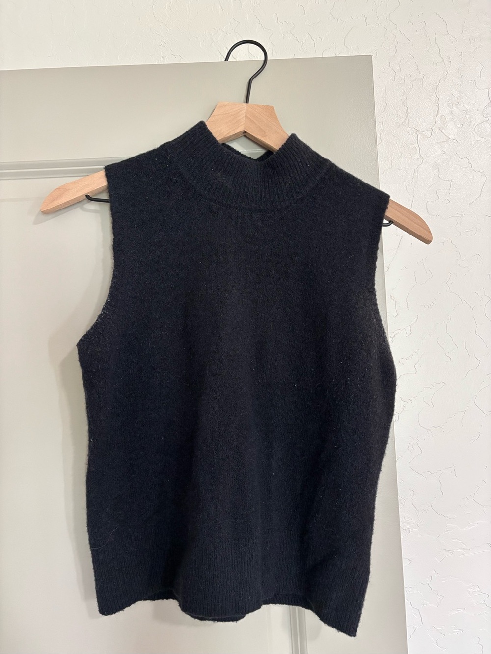 Tahari High neck tank top